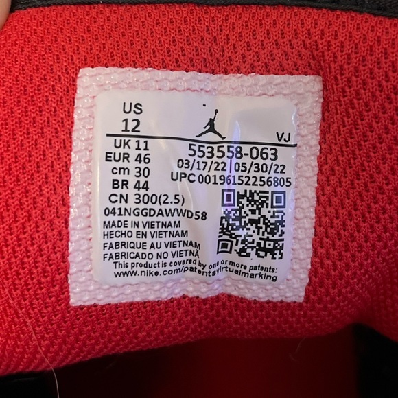 PRICE DROP!🎈Like new Air Jordan 1 Low red and black. - Picture 2 of 9